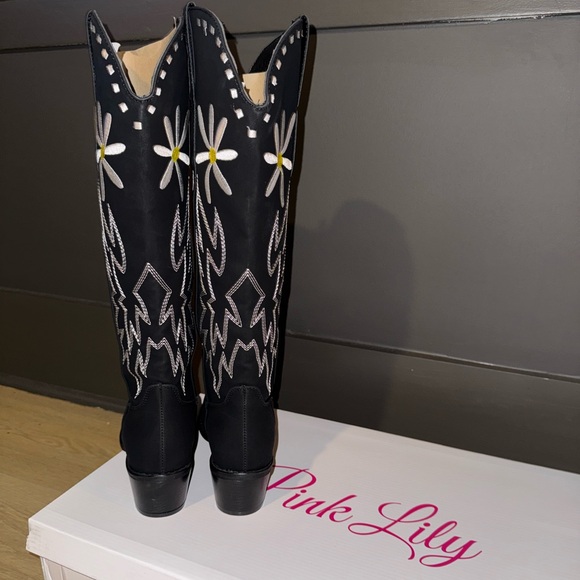 NEW Pink Lily Kolly Daisy Boots | Krista Horton x Pink Lily Collab - Picture 5 of 8